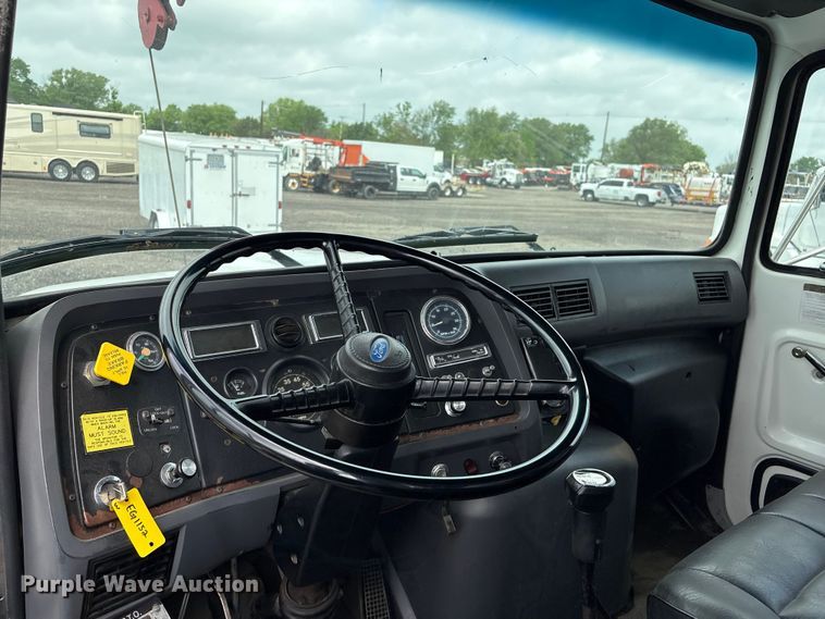 image for item EG1152 1996 Ford L8000 crane truck