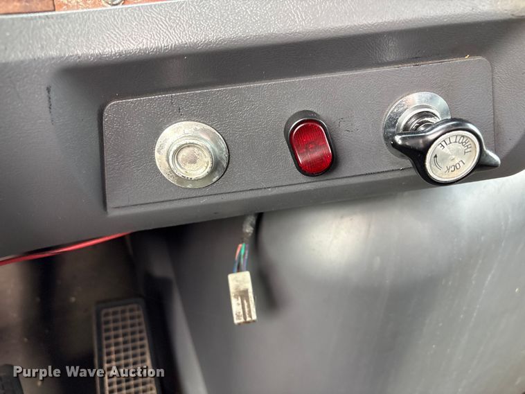 image for item EG1152 1996 Ford L8000 crane truck