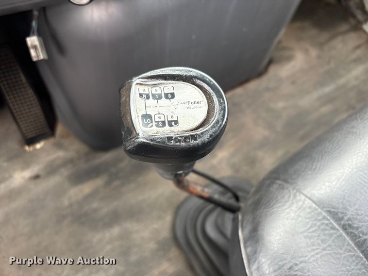 image for item EG1152 1996 Ford L8000 crane truck