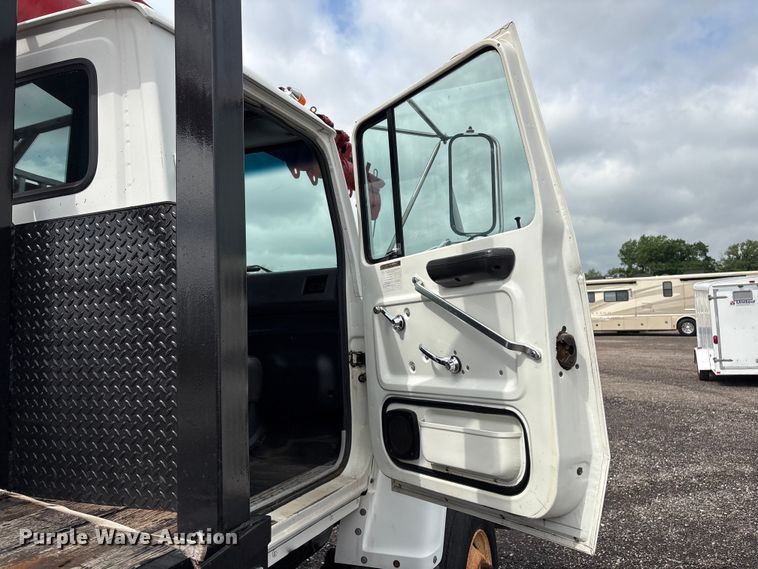 image for item EG1152 1996 Ford L8000 crane truck