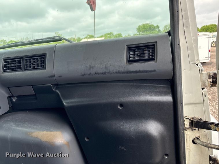 image for item EG1152 1996 Ford L8000 crane truck