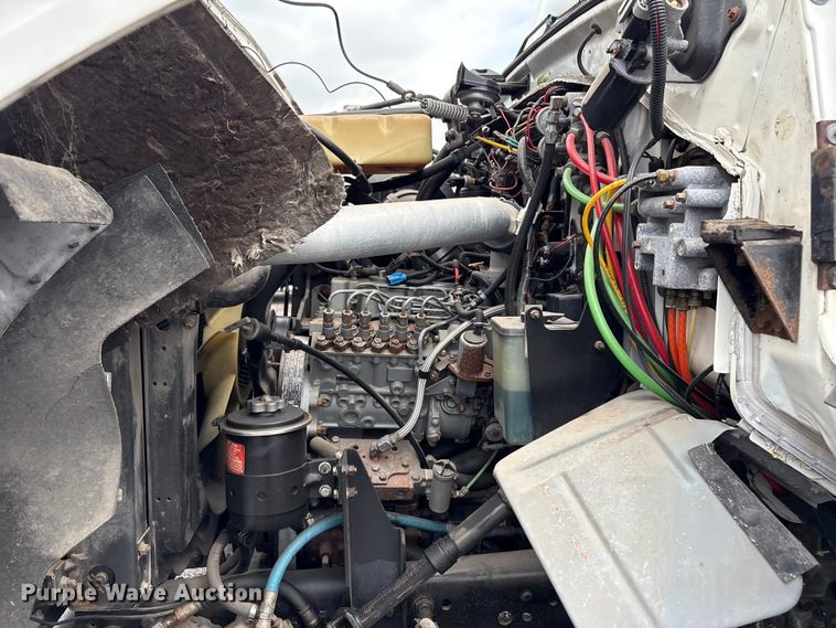 image for item EG1152 1996 Ford L8000 crane truck