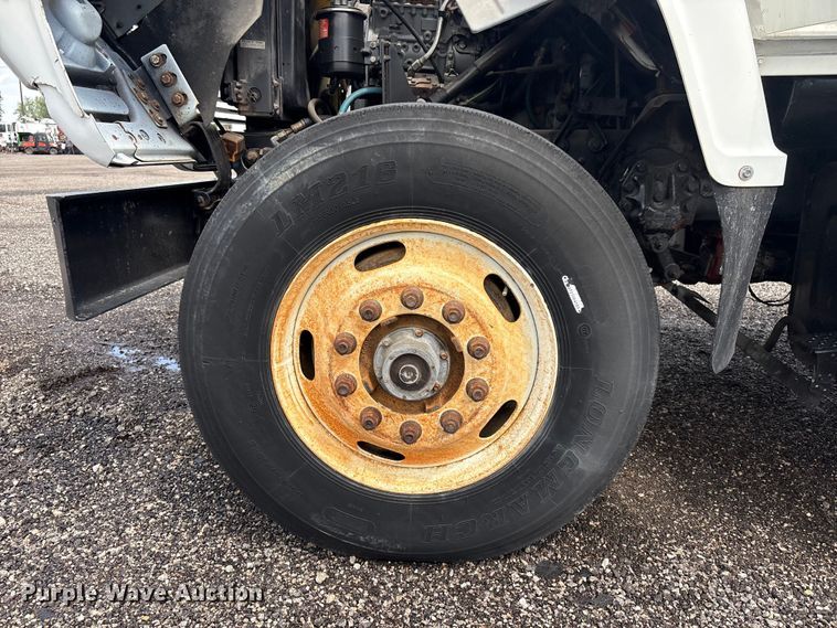 image for item EG1152 1996 Ford L8000 crane truck