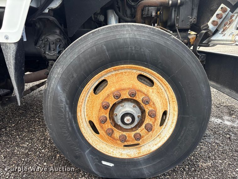 image for item EG1152 1996 Ford L8000 crane truck