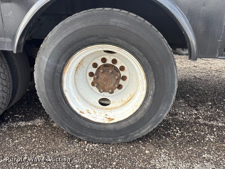 image for item EG1152 1996 Ford L8000 crane truck