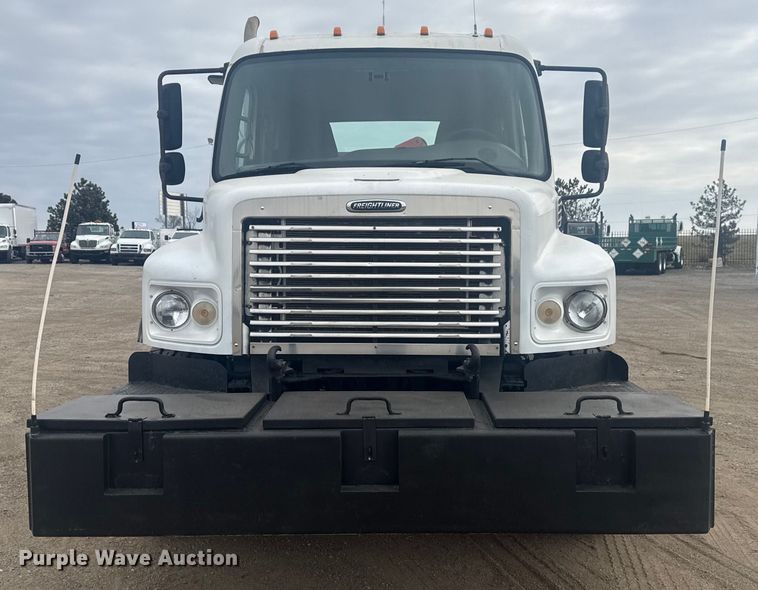image for item EG2017 2007 Freightliner M2 106 crane truck