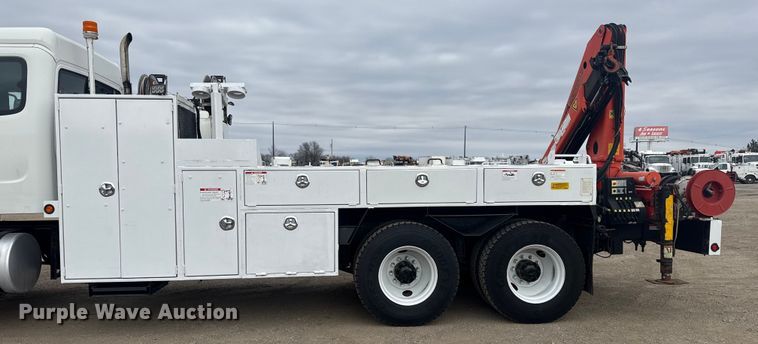 image for item EG2017 2007 Freightliner M2 106 crane truck