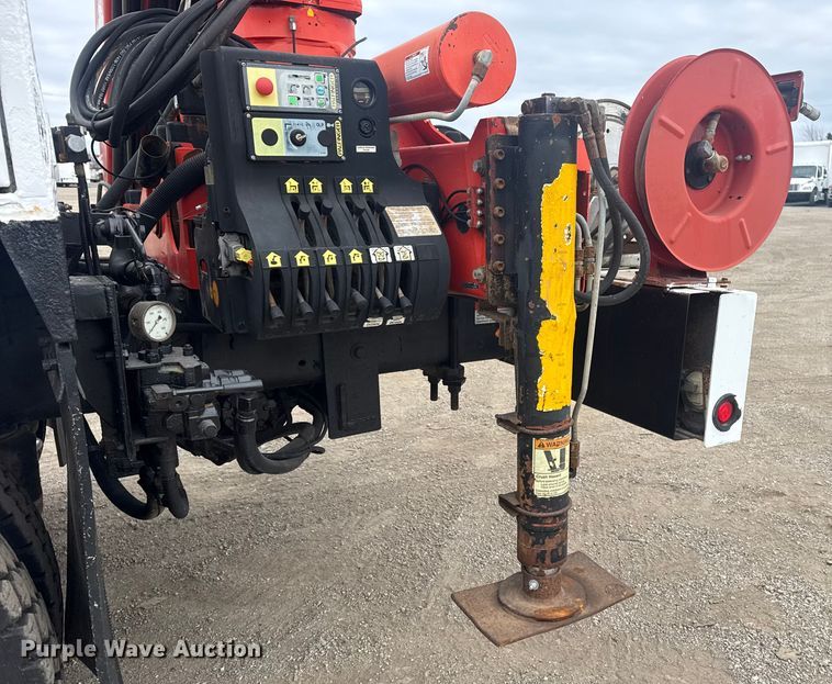 image for item EG2017 2007 Freightliner M2 106 crane truck