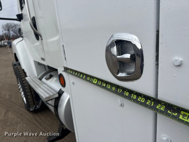 image for item EG2017 2007 Freightliner M2 106 crane truck