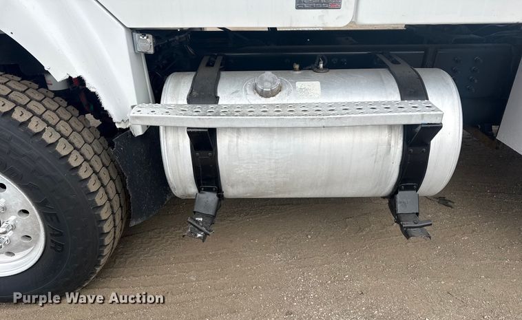 image for item EG2017 2007 Freightliner M2 106 crane truck