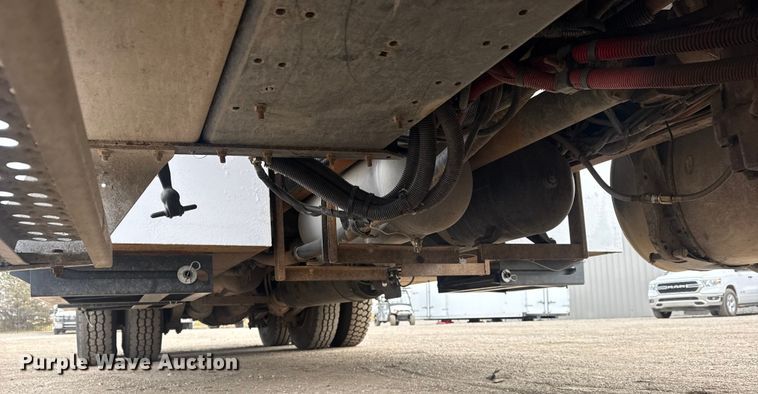 image for item EG2017 2007 Freightliner M2 106 crane truck