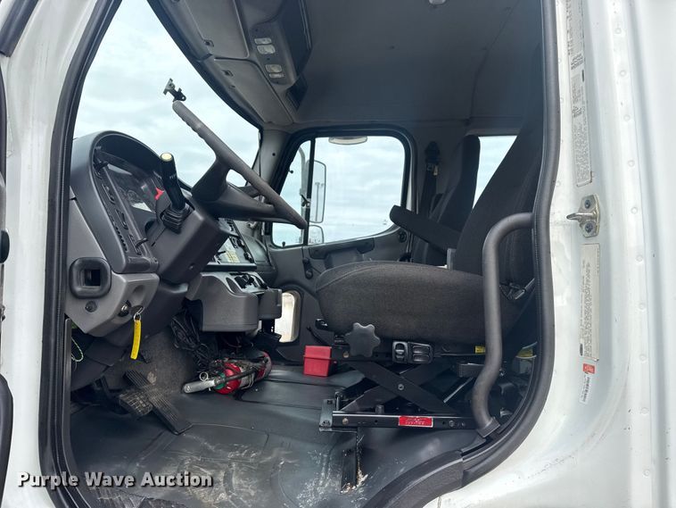 image for item EG2017 2007 Freightliner M2 106 crane truck