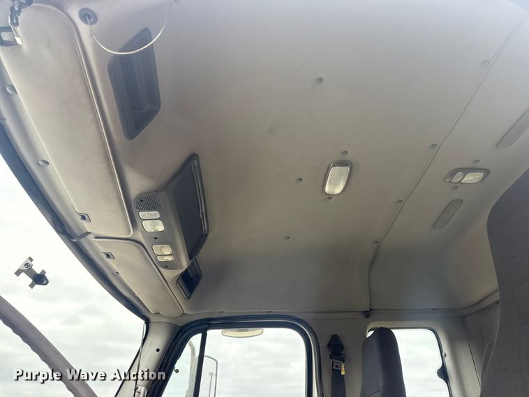 image for item EG2017 2007 Freightliner M2 106 crane truck