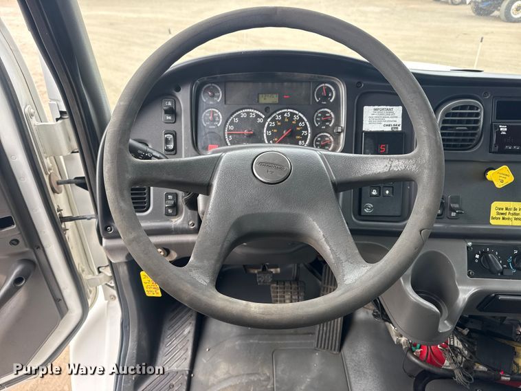 image for item EG2017 2007 Freightliner M2 106 crane truck