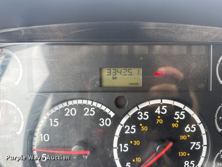 image for item EG2017 2007 Freightliner M2 106 crane truck