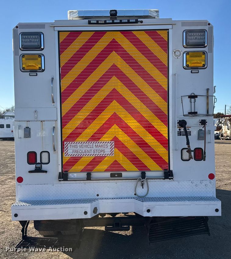 image for item EG2072 2018 Peterbilt 337 utility / service truck