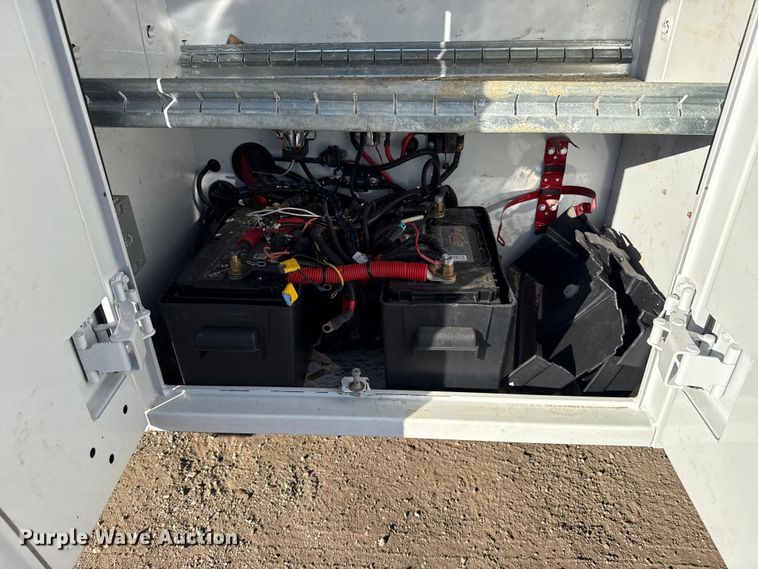 image for item EG2072 2018 Peterbilt 337 utility / service truck