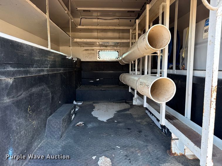 image for item EG2072 2018 Peterbilt 337 utility / service truck