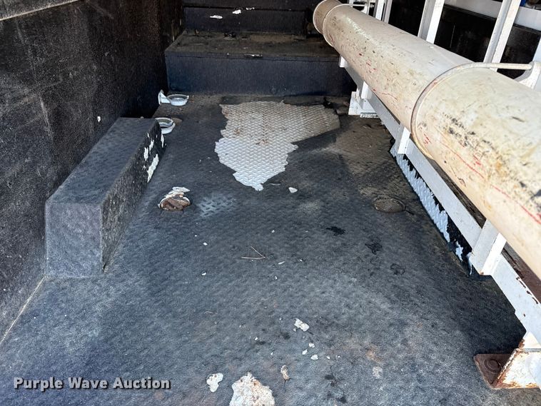 image for item EG2072 2018 Peterbilt 337 utility / service truck