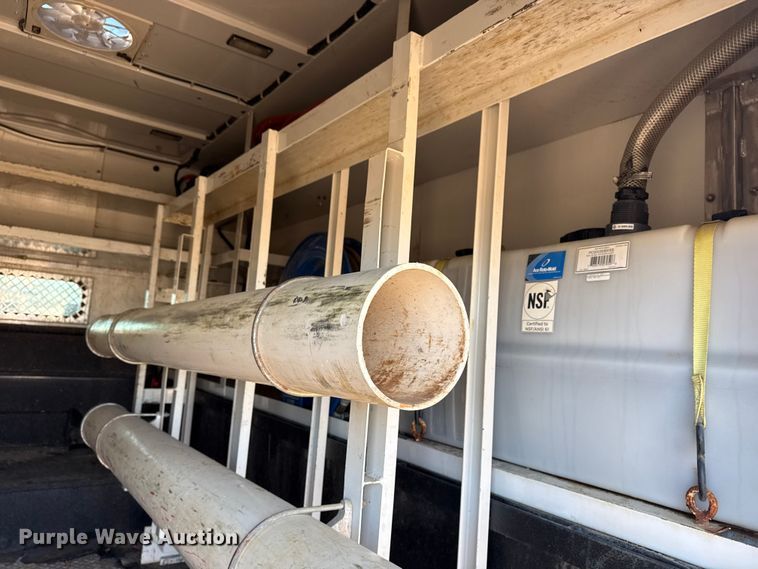 image for item EG2072 2018 Peterbilt 337 utility / service truck