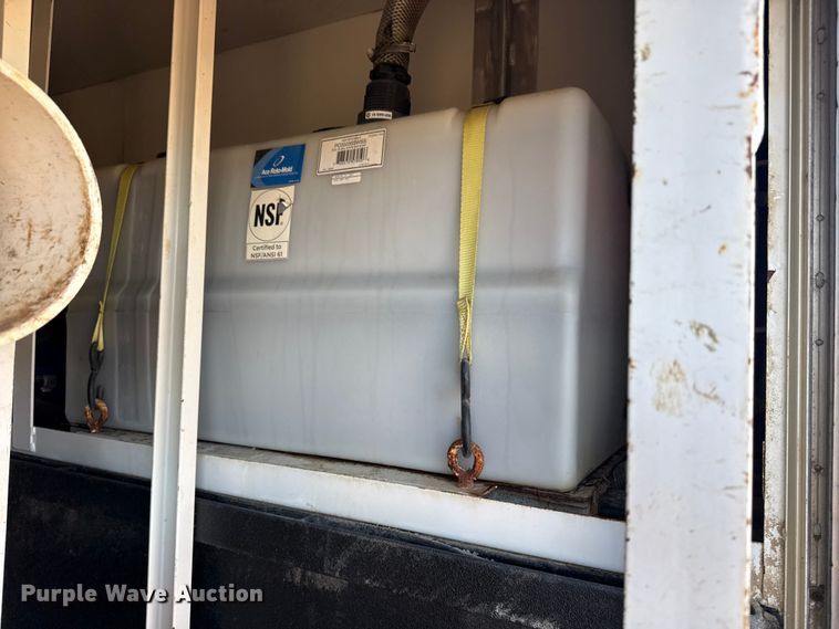 image for item EG2072 2018 Peterbilt 337 utility / service truck