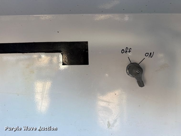 image for item EG2072 2018 Peterbilt 337 utility / service truck