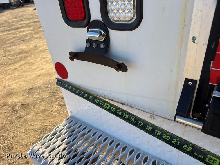 image for item EG2072 2018 Peterbilt 337 utility / service truck