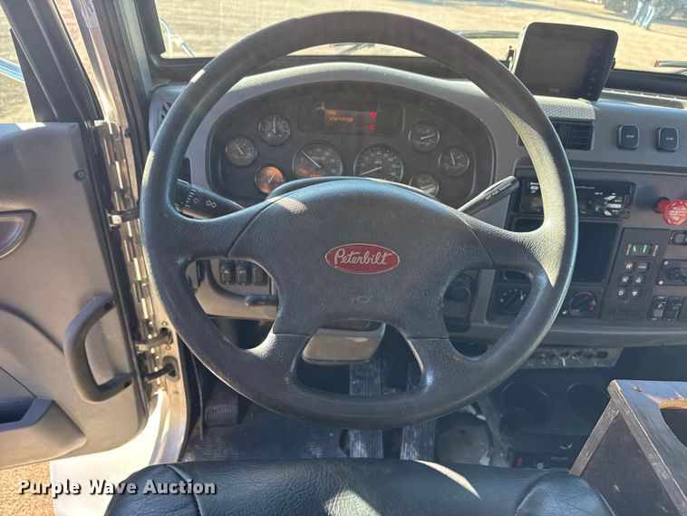 image for item EG2072 2018 Peterbilt 337 utility / service truck