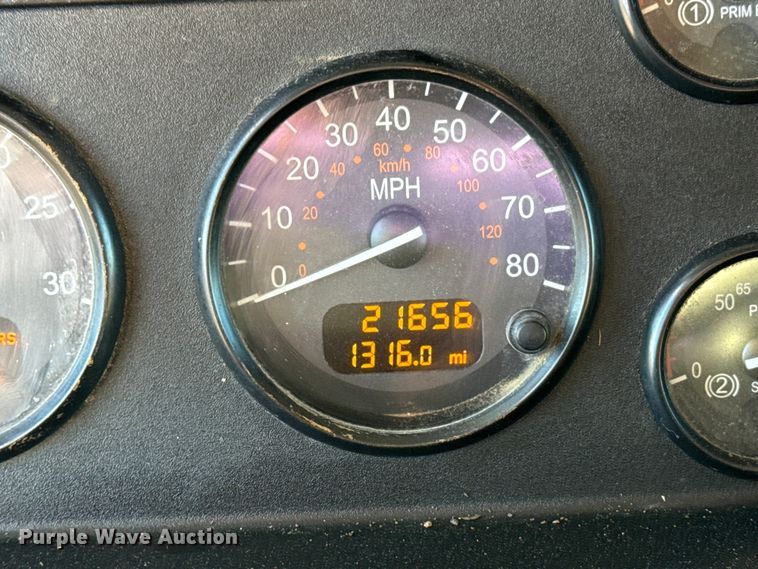 image for item EG2072 2018 Peterbilt 337 utility / service truck