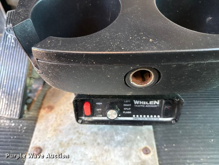 image for item EG2072 2018 Peterbilt 337 utility / service truck