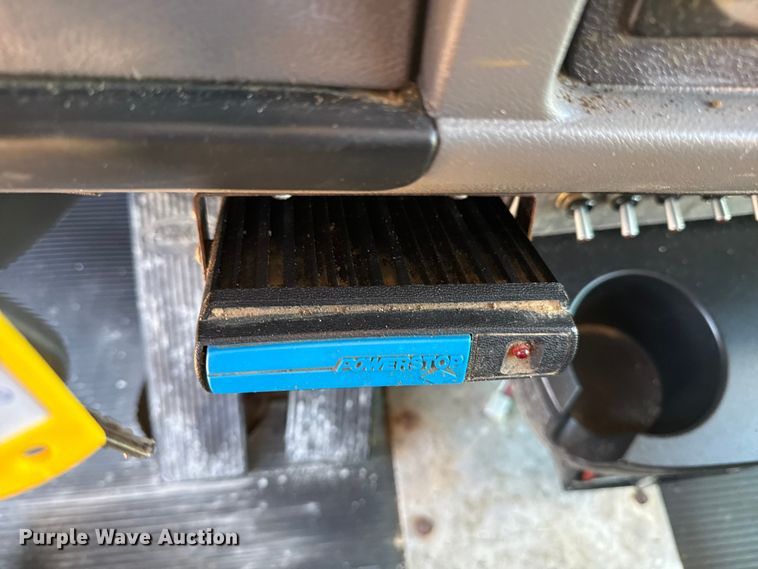 image for item EG2072 2018 Peterbilt 337 utility / service truck