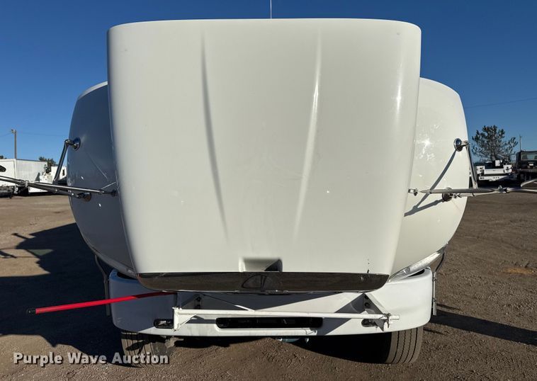 image for item EG2072 2018 Peterbilt 337 utility / service truck