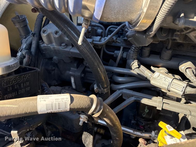 image for item EG2072 2018 Peterbilt 337 utility / service truck