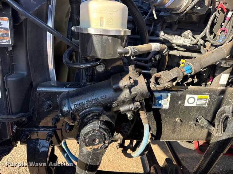 image for item EG2072 2018 Peterbilt 337 utility / service truck