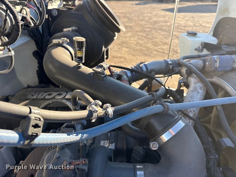 image for item EG2072 2018 Peterbilt 337 utility / service truck