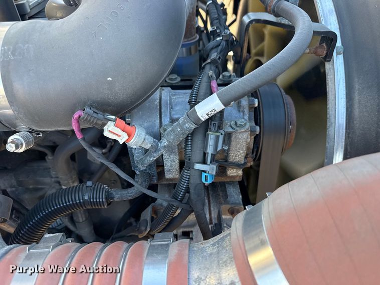 image for item EG2072 2018 Peterbilt 337 utility / service truck