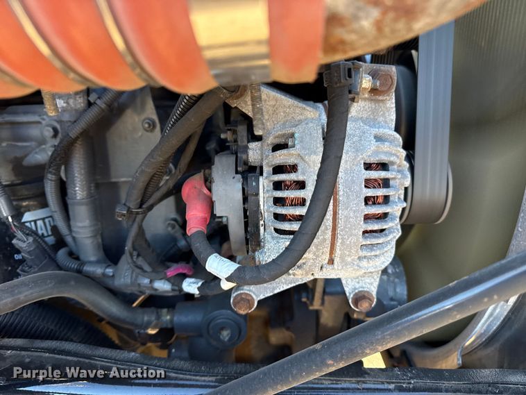 image for item EG2072 2018 Peterbilt 337 utility / service truck