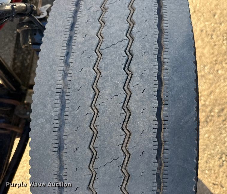 image for item EG2072 2018 Peterbilt 337 utility / service truck