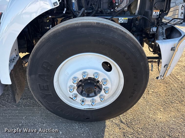 image for item EG2072 2018 Peterbilt 337 utility / service truck