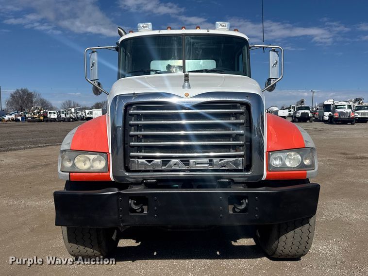 image for item EG2124 2013 Mack GU713 vacuum truck
