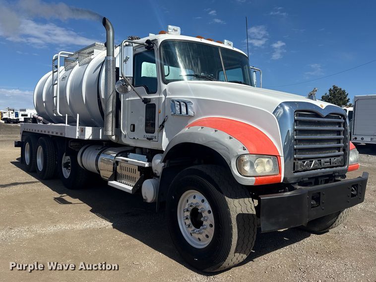 image for item EG2124 2013 Mack GU713 vacuum truck