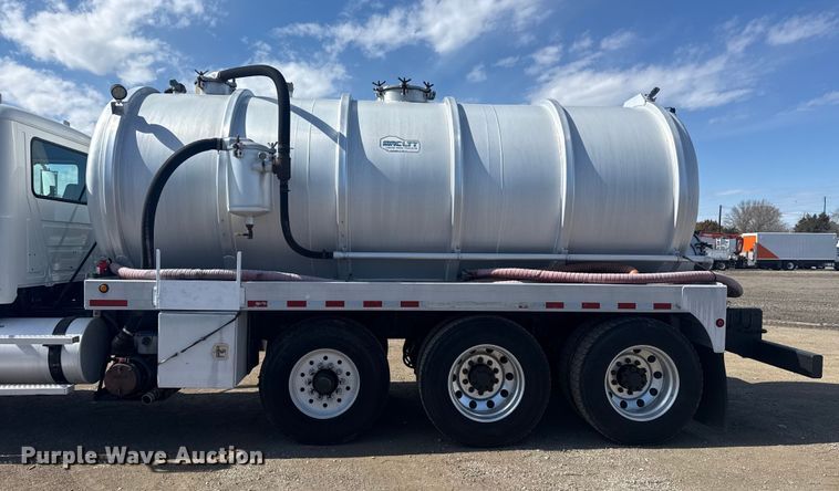 image for item EG2124 2013 Mack GU713 vacuum truck