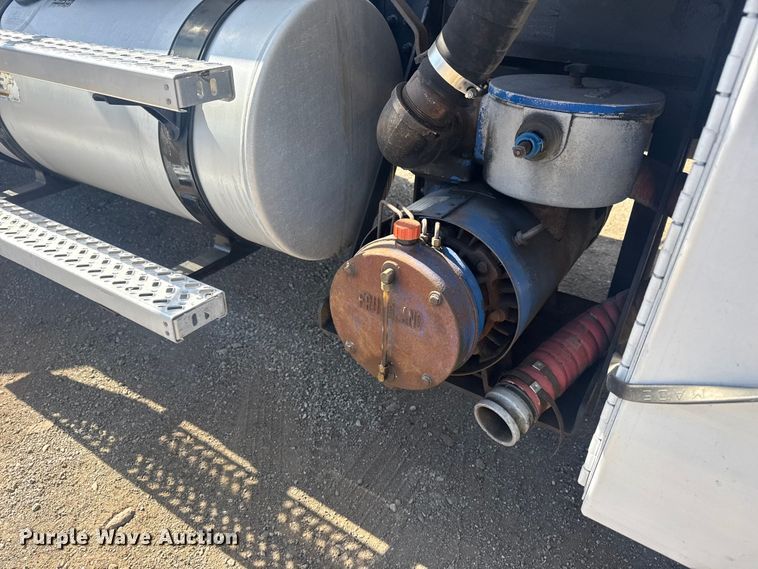 image for item EG2124 2013 Mack GU713 vacuum truck