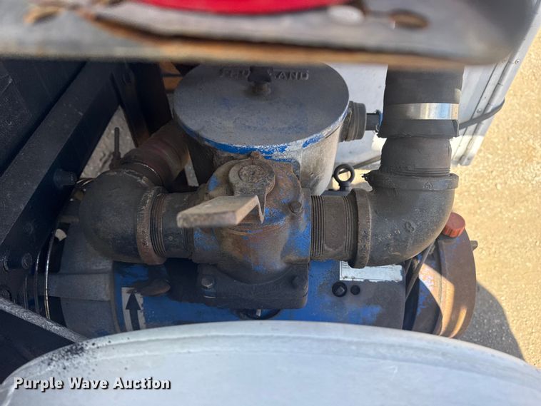 image for item EG2124 2013 Mack GU713 vacuum truck