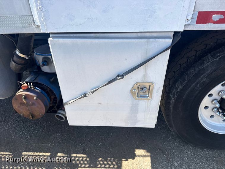 image for item EG2124 2013 Mack GU713 vacuum truck