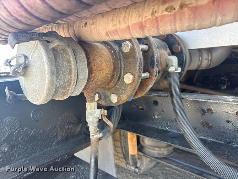 image for item EG2124 2013 Mack GU713 vacuum truck