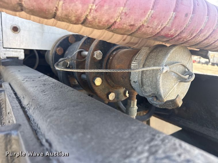 image for item EG2124 2013 Mack GU713 vacuum truck