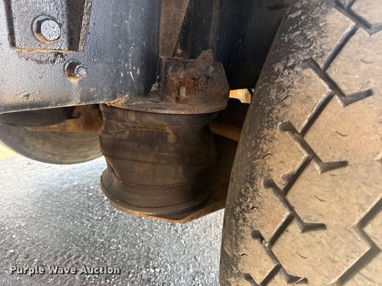 image for item EG2124 2013 Mack GU713 vacuum truck