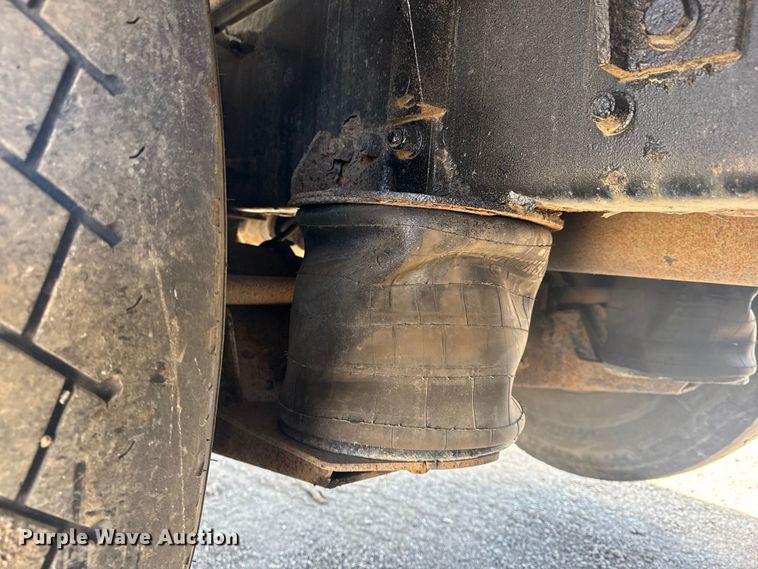 image for item EG2124 2013 Mack GU713 vacuum truck