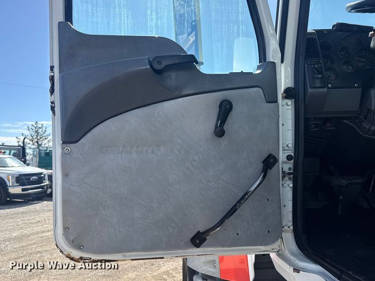 image for item EG2124 2013 Mack GU713 vacuum truck